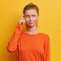 Dlaczego żółte okulary zyskują na popularności?