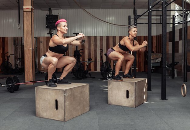 Co to jest crossfit i na czym polega jego popularność?