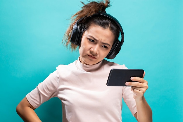 Dlaczego nie mogę słuchać muzyki na Spotify?