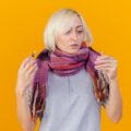 Jak nosić gruby szalik, by wyglądać stylowo?