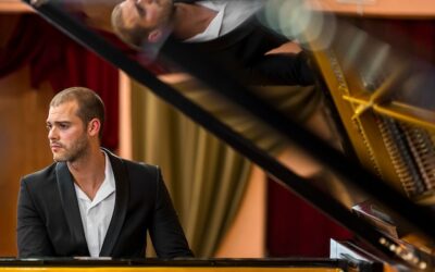 Jak ubrać się do filharmonii i dlaczego warto zadbać o odpowiedni strój?