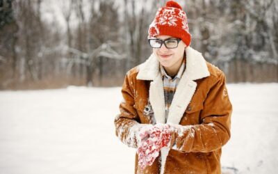 Jak wiązać chustę zimową, by chroniła przed chłodem?