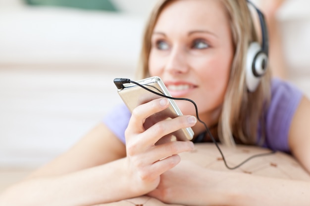 Na czym można słuchać muzyki bez internetu?