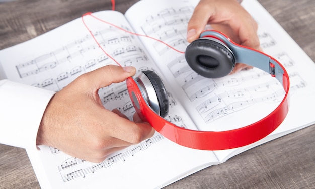 Skąd pobrać podkłady muzyczne do własnych projektów?