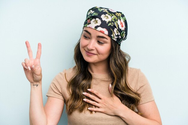 Do czego nosić apaszkę na co dzień?