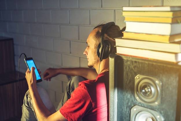 Jak bezpłatnie ściągnąć muzykę na telefon?