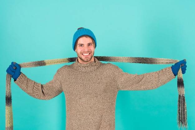 Jak fajnie zawiązać szalik na co dzień?