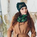 Jak modnie wiązać szalik zimowy tej zimy?