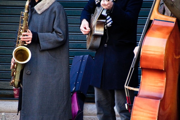 Jak się ubrać do filharmonii na koncert jazzowy?