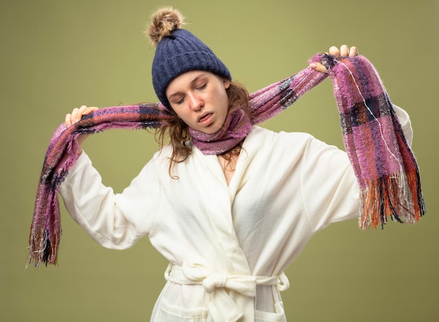 Jak wiązać duże szaliki aby wyglądały stylowo?