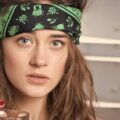 Jak nosić apaszkę na głowie w codziennych stylizacjach?