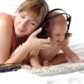 Jakie piosenki dla niemowlaka sprawdzą się podczas usypiania?