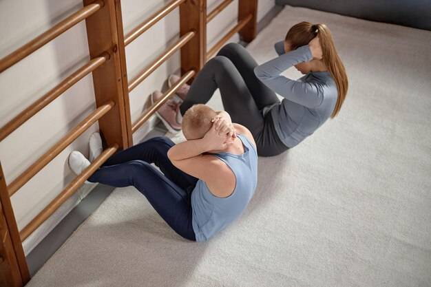 Kiedy można zacząć ćwiczyć brzuszki po cesarce?