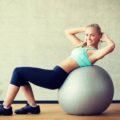 Piłka do ćwiczeń jak ćwiczyć aby poprawić sylwetkę?