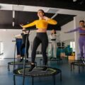 Ile kalorii spalamy na trampolinie?