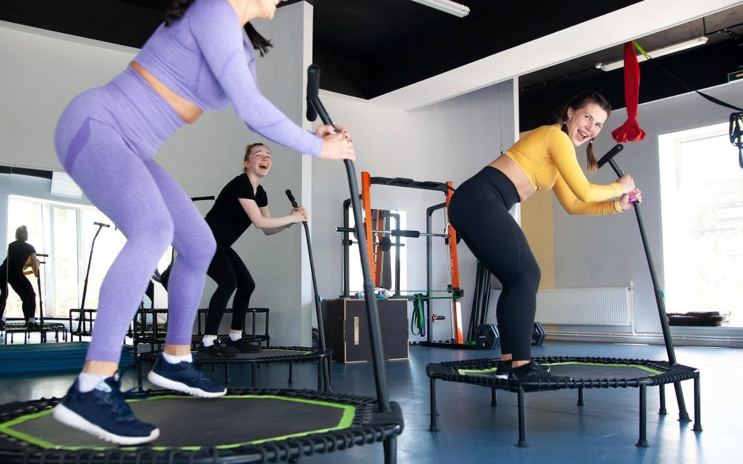 Jak ćwiczyć na trampolinie fitness żeby poprawić kondycję?